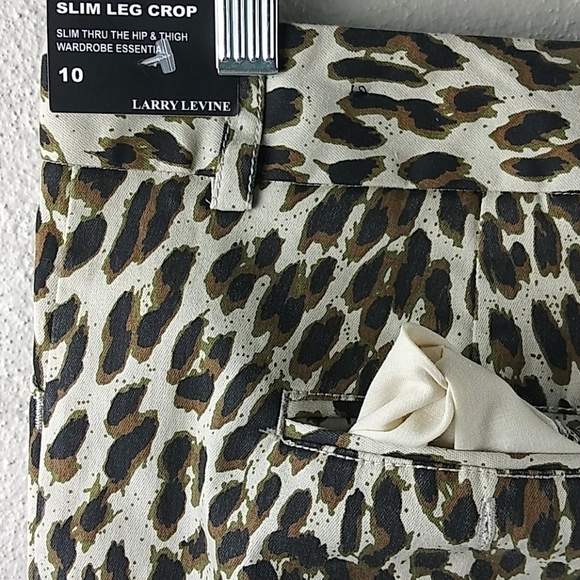 Larry Levine Natural Leopard Print Mid Rise Cuff Hem Slim Leg Cropped Pant - Picture 14 of 15